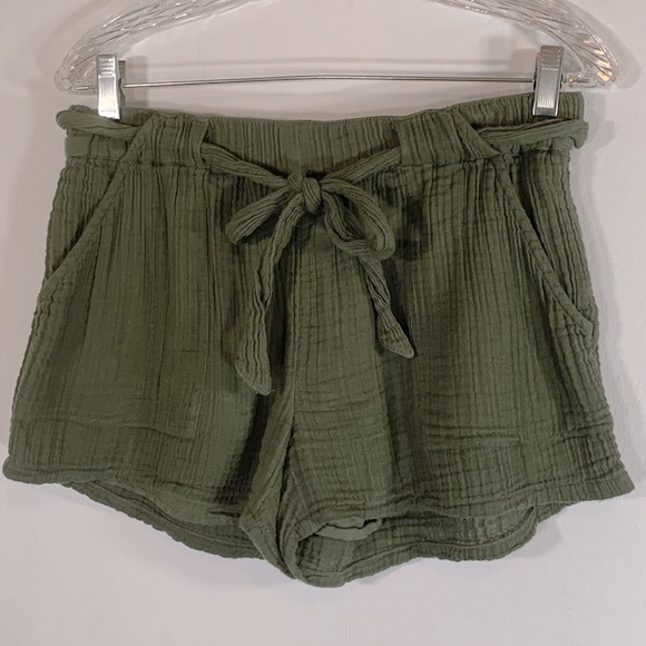 American Eagle Aerie High-Waisted Waffle Textured Women’s Size M Green Shorts - Picture 1 of 11